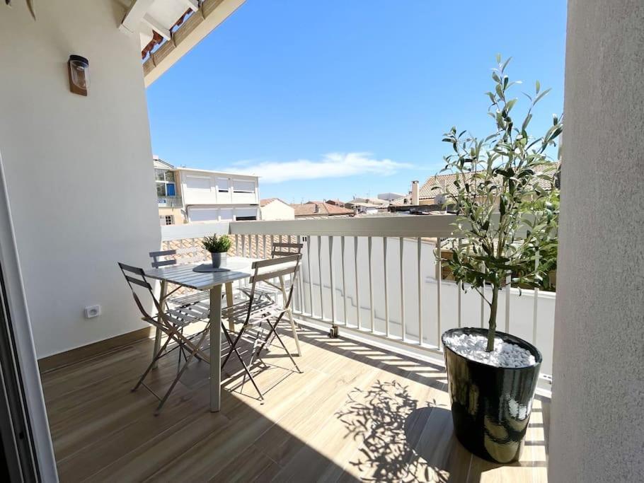 Duplex Centre Ville - 50M De La Plage - Clim - Garage - Netflix Le Grau-du-Roi Dış mekan fotoğraf