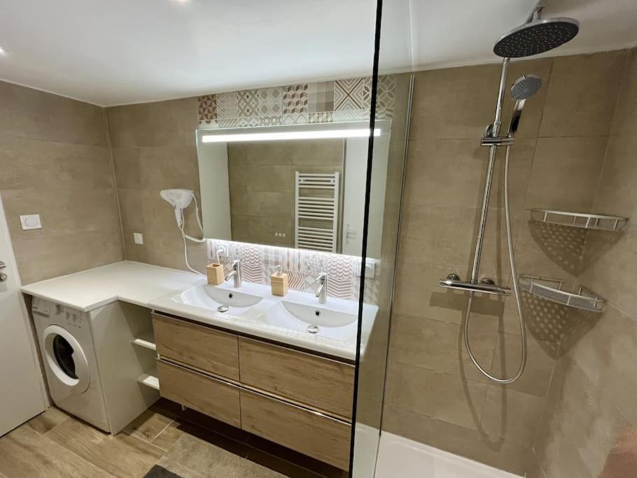 Duplex Centre Ville - 50M De La Plage - Clim - Garage - Netflix Le Grau-du-Roi Dış mekan fotoğraf