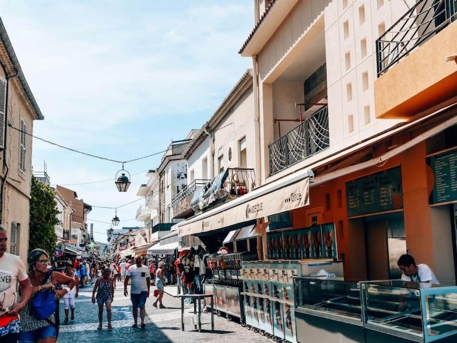 Duplex Centre Ville - 50M De La Plage - Clim - Garage - Netflix Le Grau-du-Roi Dış mekan fotoğraf